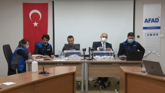 Elazığ'da 19 saatlik kura ile 4 bin 598 depremzede evlerine kavuştu