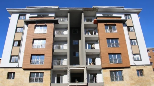 Elazığ'da 19 saatlik kura ile 4 bin 598 depremzede evlerine kavuştu