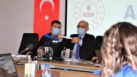 Elazığ'da 250 depremzede daha çekilen kura ile yeni konutlarına kavuştu