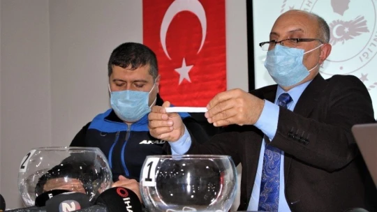 Elazığ'da 250 depremzede daha çekilen kura ile yeni konutlarına kavuştu
