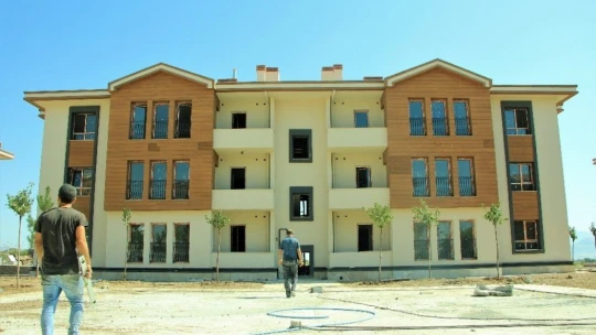 Elazığ'da 250 depremzede daha çekilen kura ile yeni konutlarına kavuştu