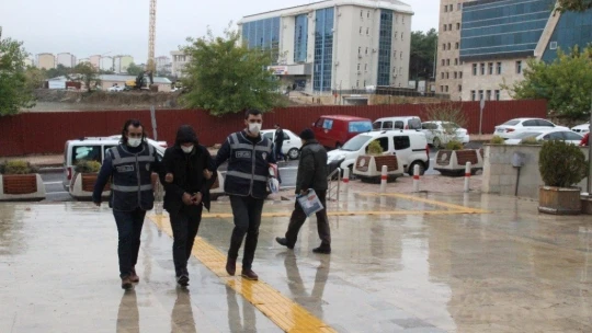 Elazığ'da 47 suç kaydı olan şüpheli, çaldığı otomobille gezerken yakalandı