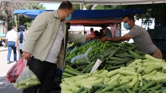 Elazığ'da 6 ayrı noktada pazar kuruldu, tedbirler alınarak açıldı
