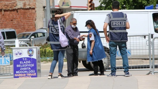 Elazığ'da 6 ayrı noktada pazar kuruldu, tedbirler alınarak açıldı