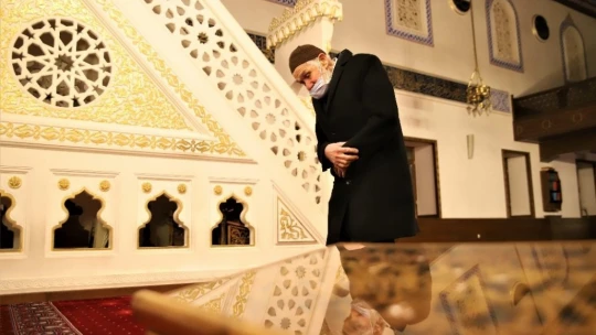 Elazığ'da 65 yaş üstünün sabah namazı mutluluğu