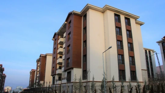 Elazığ'da 676 depremzede daha çekilen kurayla evlerine kavuştu