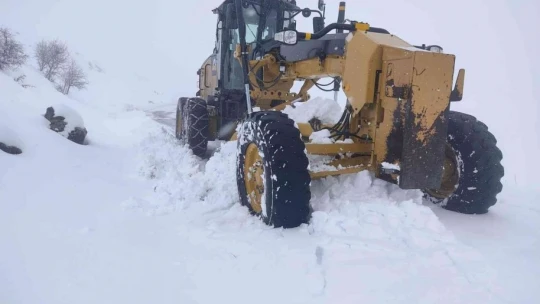 Elazığ'da 86 köy yolu ulaşıma kapandı