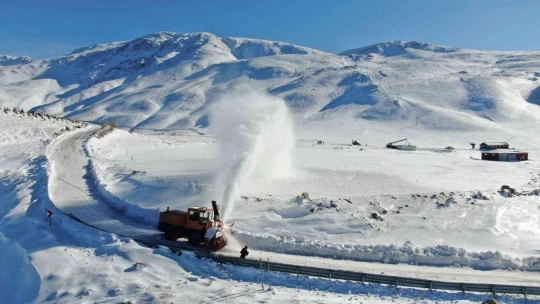 Elazığ'da 86 köy yolu ulaşıma kapandı