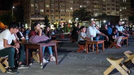 Elazığ'da açık hava sineması etkinliği