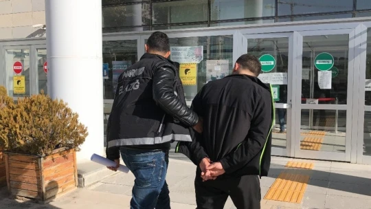 Elazığ'da arandıkça üzerinden kokain çıkan şüpheli tutuklandı