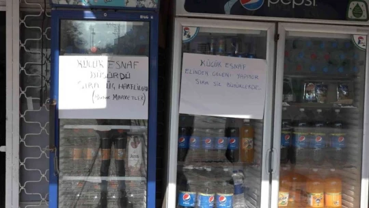 Elazığ'da Bir Bakkal Marketlere Kızdı, Bir Çok Üründe İndirim Yaptı