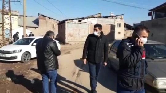 Elazığ'da bazı evler hasar gördü, sokağa çıkma kısıtlamasına esneklik sağlandı