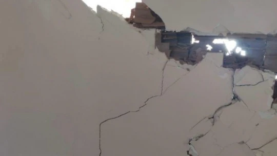 Elazığ'da bazı evler hasar gördü, sokağa çıkma kısıtlamasına esneklik sağlandı