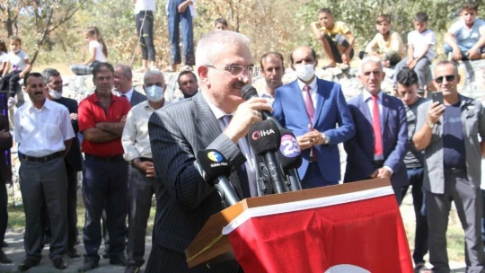 Arıcak'ta Belde Belediyesi Vatandaşlar İçin Millet Bahçesi Yaptı, İki Vali Açılışa Katıldı