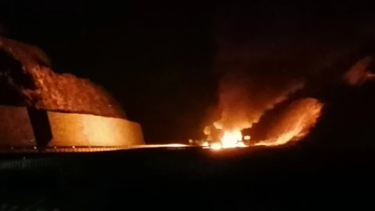 Elazığ'da beton mikseri alev alev yandı