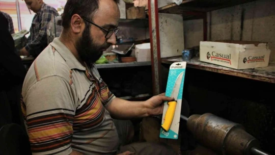 Elazığ'da bıçak bileyicilerin kurban mesaisi başladı