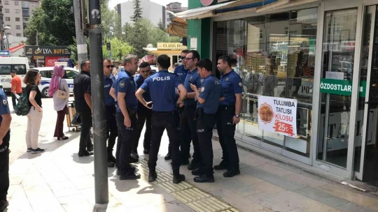 İstasyon Caddesinde Bıçaklı Kavga, 2 Ağır Yaralı