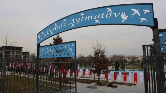 Elazığ'da Cengiz Aytmatov Parkı ve anıtı açıldı