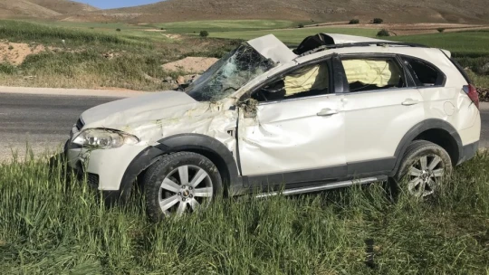 Elazığ'da cip takla attı, 1'i ağır 3 yaralı