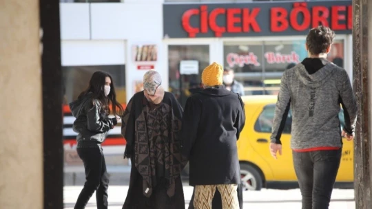Elazığ'da depremi yaşayan vatandaşlar korku dolu anları anlattı