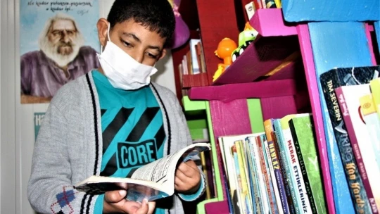 Elazığ'da depremzede çocuklardan, İzmirli akranlarına 'sessiz' destek