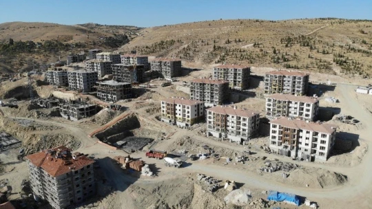 Elazığ'da dönüşüm sürüyor, binlerce konut hızla yükseliyor