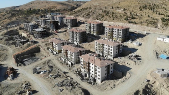 Elazığ'da dönüşüm sürüyor, binlerce konut hızla yükseliyor