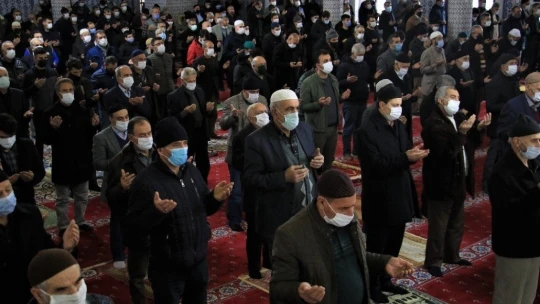 Elazığ'da eller semaya açıldı, 'yağmur' duası edildi