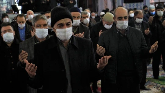 Elazığ'da eller semaya açıldı, 'yağmur' duası edildi
