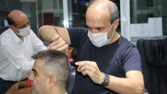 Elazığ'da enkazdan 1,5 saat sonra çıkartılan depremzede: 'İzmir'de olmak ve yardım etmek istedim'