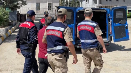 Elazığ'da FETÖ'den 6 yıl hapis cezası alan öğretmen yakalanıp, tutuklandı