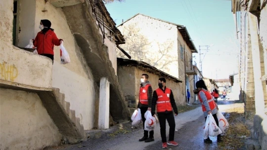 Elazığ'da gönüllüler dezavantajlı ailelere ekmek ulaştırdı