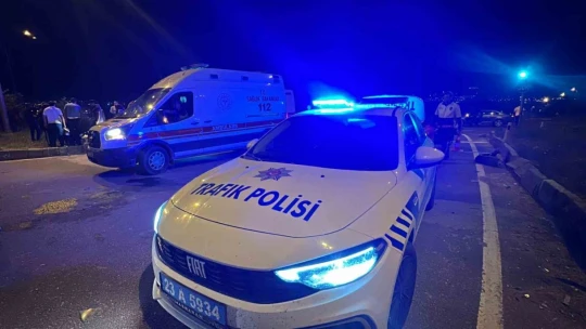 Elazığ'da hafif ticari araç ile otomobil çarpıştı: 2 yaralı