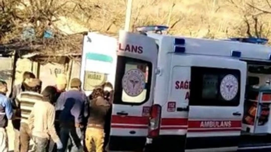 Elazığ'da inşaatın 3. katından düşen işçi yaralandı