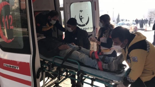 Elazığ'da inşaatın 3'üncü katından düşen genç yaralandı