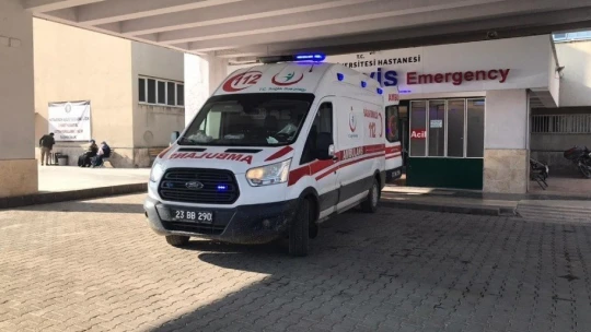 Elazığ'da inşaatın 3'üncü katından düşen genç yaralandı