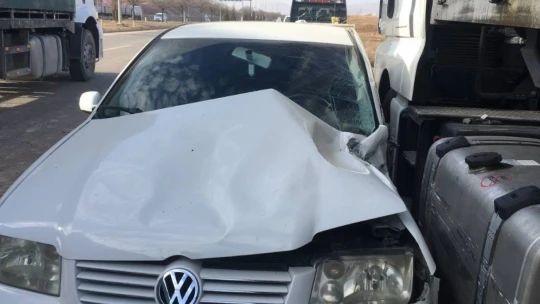 Elazığ'da kamyon, otomobile çarptı: 2'si ağır 4 yaralı
