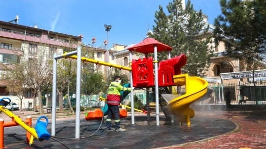 Elazığ'da kapsamlı temizlik,ilaçlama ve bakım çalışması