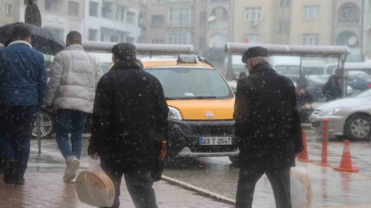 Elazığ'da kar yağışı başladı