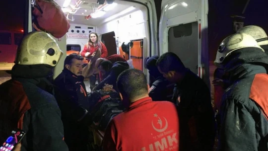 Elazığ'da kazada takla atan aracın altında sıkıştı, ekipler seferber oldu