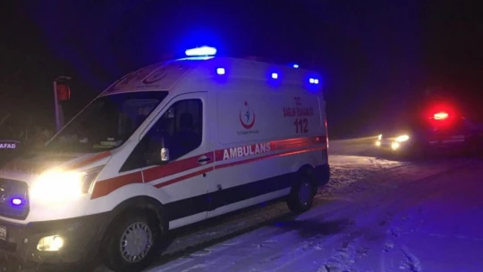 Elazığ'da kazada takla atan aracın altında sıkıştı, ekipler seferber oldu