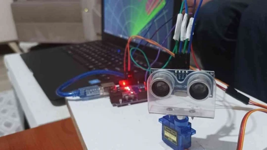 Elazığ'da lise öğrencisi havada, karada ve su altında cisim tespiti yapabilen radar geliştirdi