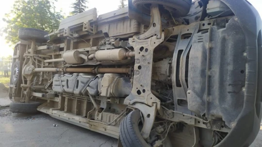 Elazığ'da minibüs, otomobil ve motosiklet kaza yaptı: 19 yaralı
