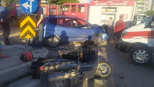 Elazığ'da minibüs, otomobil ve motosiklet kaza yaptı: 19 yaralı