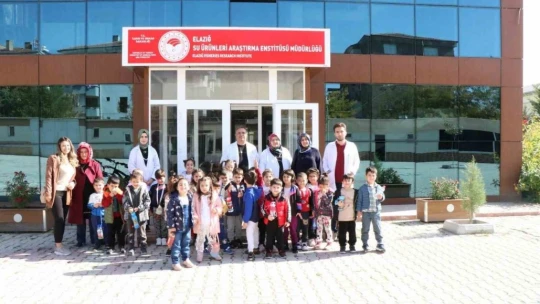 Elazığ'da öğrenciler balık müzesini gezdi