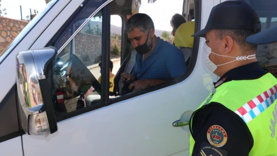 Elazığ'da Jandarma Okul Servislerine Yönelik Denetimler Başlattı