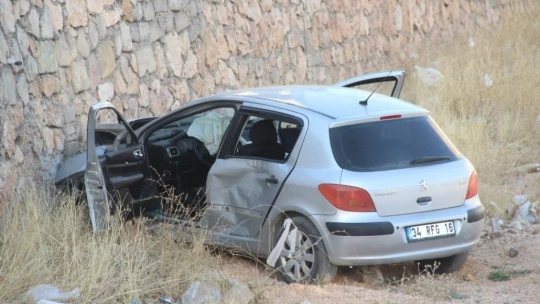 Elazığ'da otomobil ile motosiklet çarpıştı, kurye hayatını kaybetti