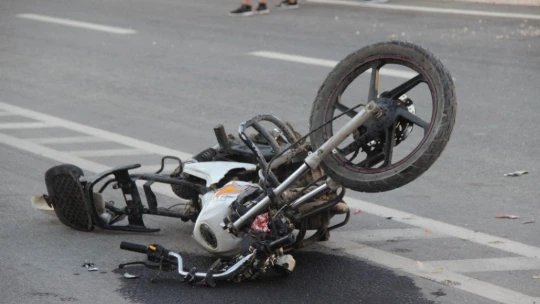 Elazığ'da otomobil ile motosiklet çarpıştı, kurye hayatını kaybetti