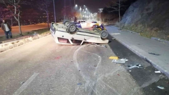 Elazığ'da otomobil takla attı: 2 yaralı