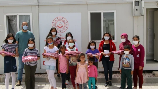 Elazığ'da resim, şiir ve kompozisyon yarışmasında dereceye girenlere ödülleri verildi